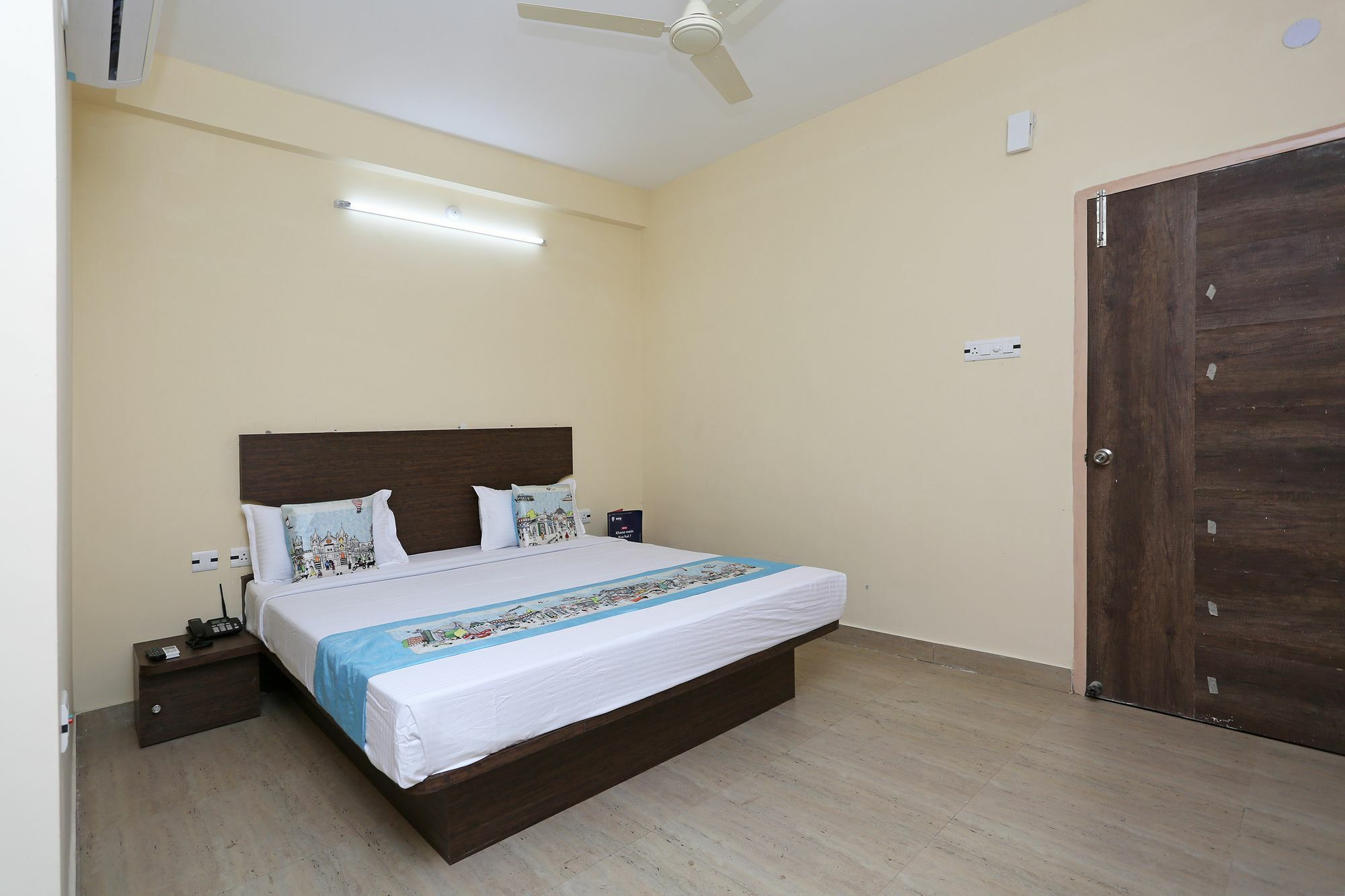 Oyo 11343 Hotel Sai International 布巴内什瓦尔 外观 照片