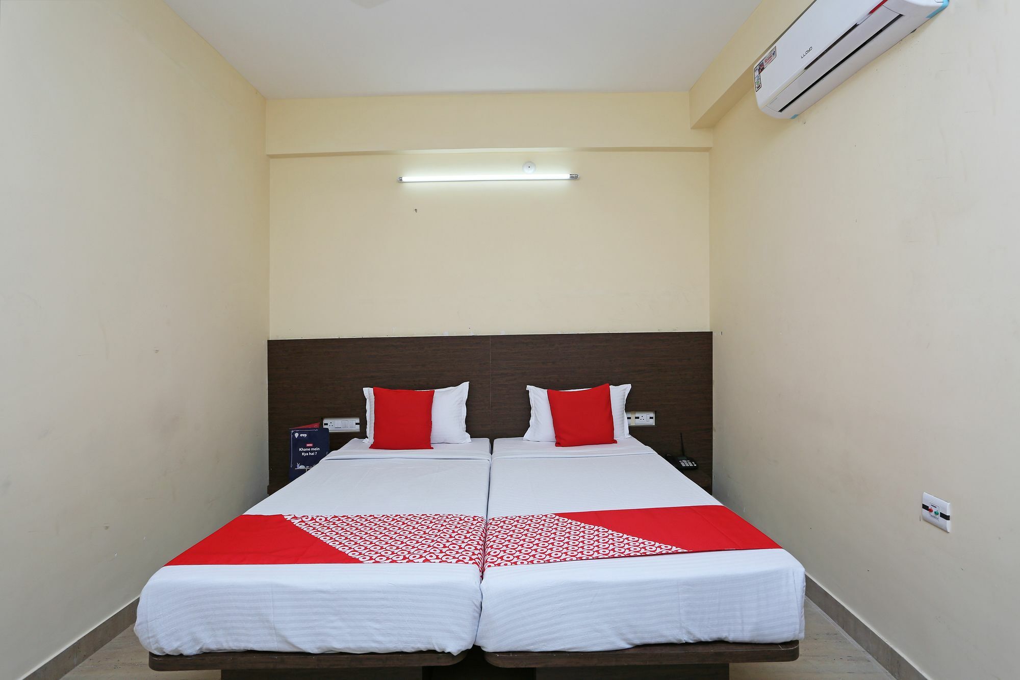 Oyo 11343 Hotel Sai International 布巴内什瓦尔 外观 照片