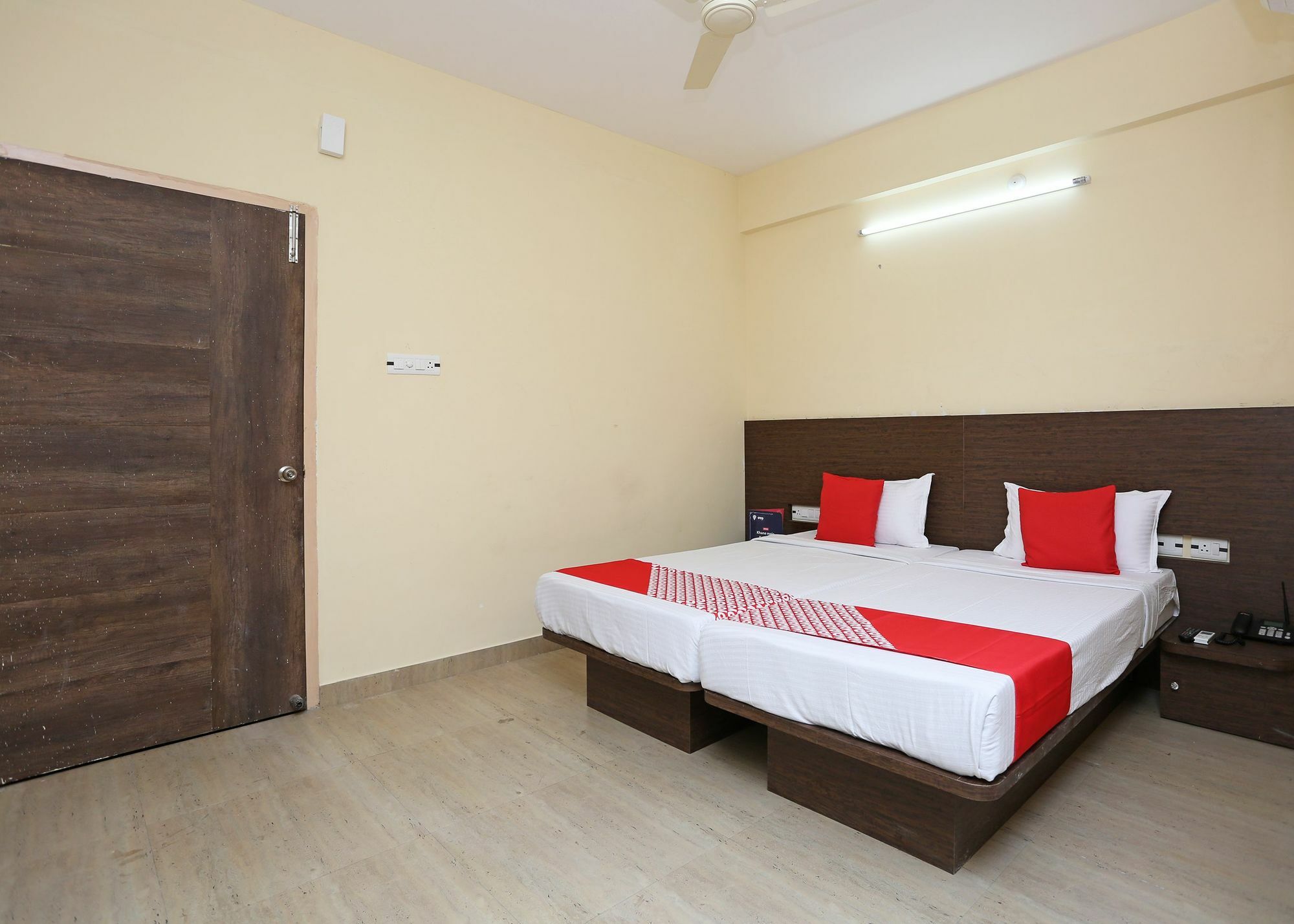 Oyo 11343 Hotel Sai International 布巴内什瓦尔 外观 照片