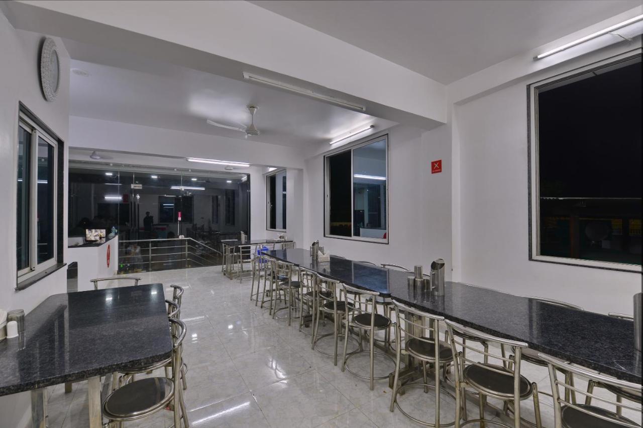 Oyo 11343 Hotel Sai International 布巴内什瓦尔 外观 照片